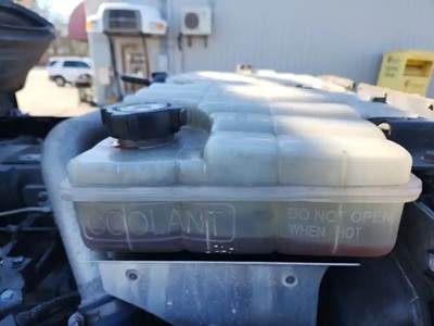 Peterbilt 384 Radiator Overflow Bottle / Surge Tank