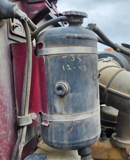 Peterbilt 385 Radiator Overflow Bottle / Surge Tank