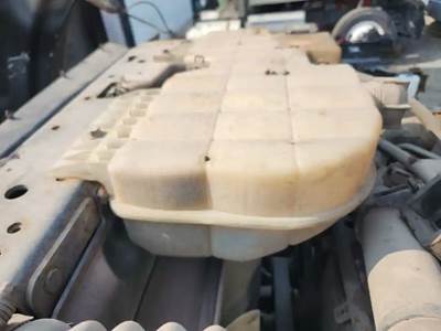 Peterbilt 388 Radiator Overflow Bottle / Surge Tank