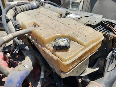 Peterbilt 389 Radiator Overflow Bottle / Surge Tank