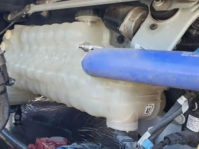 Peterbilt 536 Radiator Overflow Bottle / Surge Tank