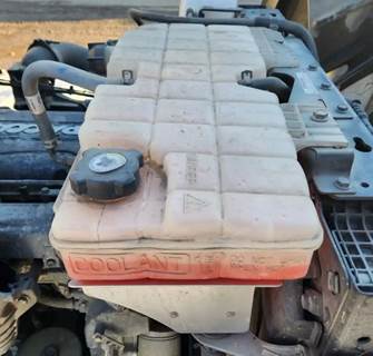 Peterbilt 567 Radiator Overflow Bottle / Surge Tank