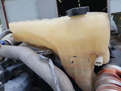 Peterbilt 579 Radiator Overflow Bottle / Surge Tank