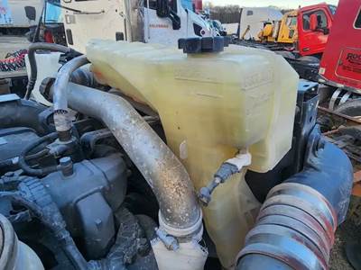 Peterbilt 579 Radiator Overflow Bottle / Surge Tank