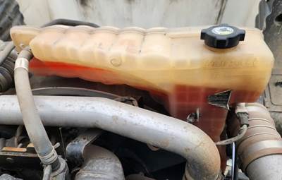 Peterbilt 579 Radiator Overflow Bottle / Surge Tank