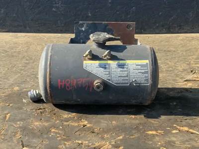 Peterbilt 587 Radiator Overflow Bottle / Surge Tank