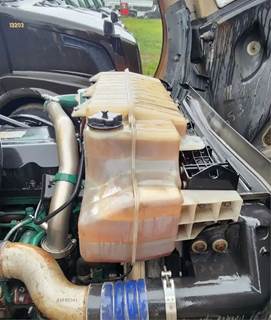 Volvo VNL Radiator Overflow Bottle / Surge Tank