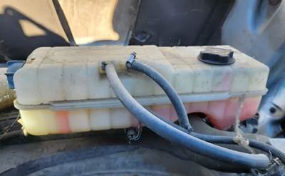 Volvo VNL Radiator Overflow Bottle / Surge Tank
