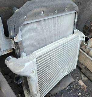 Hino 195 Radiator