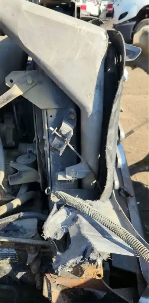 Mack Granite CV713 Radiator for a 2005 Mack CV713 Granite For Sale ...