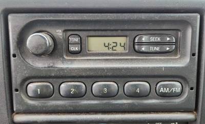 Ford F-750 Radio