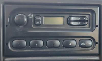 Ford F-750 Radio