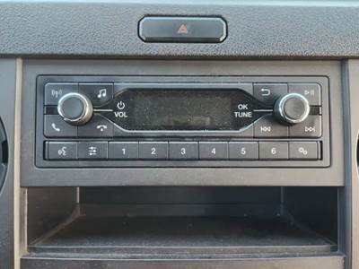 Ford F-750 Radio