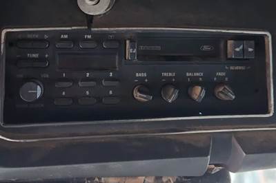 Ford LTL9000 Radio