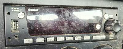 Freightliner Cascadia 116 Radio for a 2022 Freightliner Cascadia 116 Day Cab