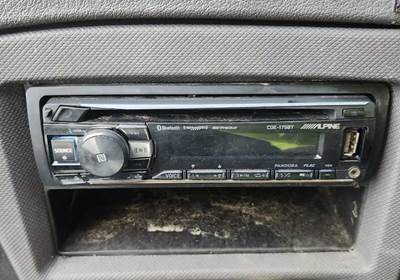Freightliner Cascadia 125 Radio