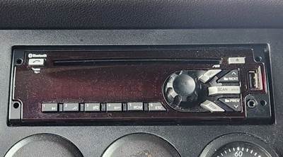 Freightliner Cascadia 126 Radio