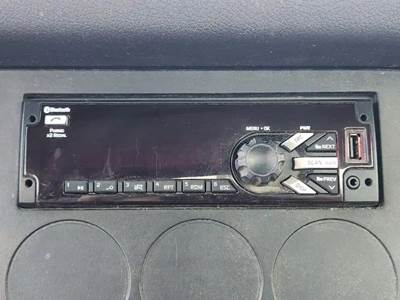 Freightliner Cascadia 126 Radio