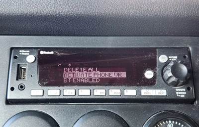 Freightliner Cascadia 126 Radio