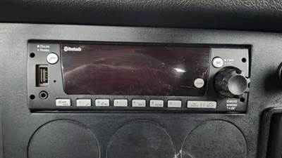 Freightliner Cascadia 126 Radio