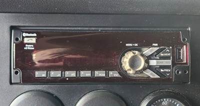 Freightliner Cascadia 126 Radio