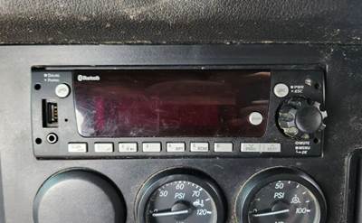 Freightliner Cascadia 126 Radio