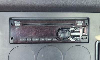 Freightliner Cascadia 126 Radio