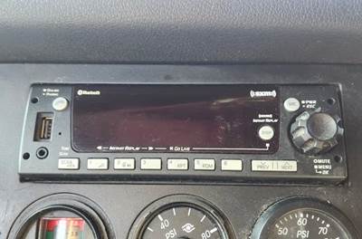 Freightliner Cascadia 126 Radio