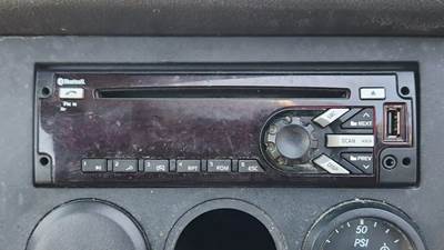 Freightliner Cascadia 126 Radio