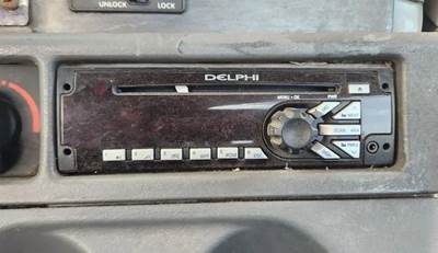 Freightliner Columbia 112 Radio
