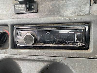 Freightliner Columbia 120 Radio