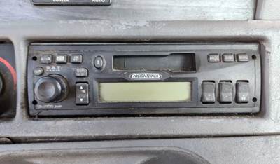 Freightliner Columbia 120 Radio