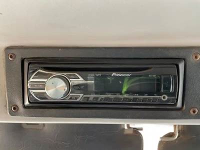 Freightliner FL70 Radio