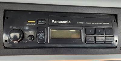 Freightliner FL70 Radio