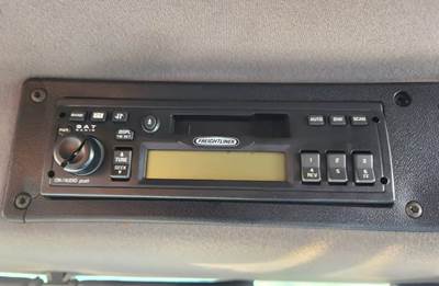 Freightliner FL80 Radio