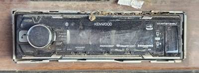 Freightliner FLD112SD Radio