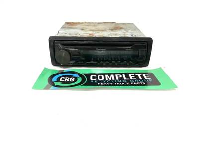 Freightliner FLD120 Radio