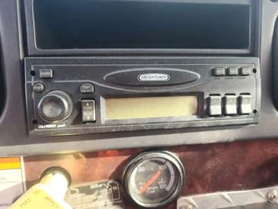 Freightliner M2 106 Radio