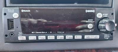 Freightliner M2 106 Radio