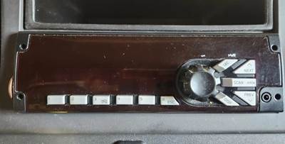 Freightliner M2 106 Radio