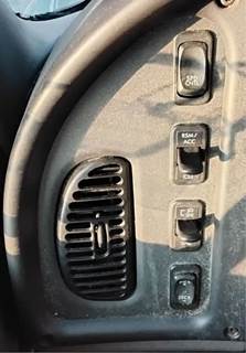Freightliner M2 106 Radio