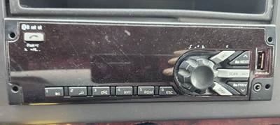 Freightliner M2 106 Radio
