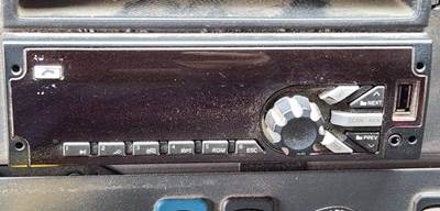 Freightliner M2 106 Radio