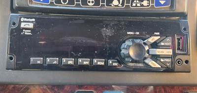 Freightliner M2 106 Radio