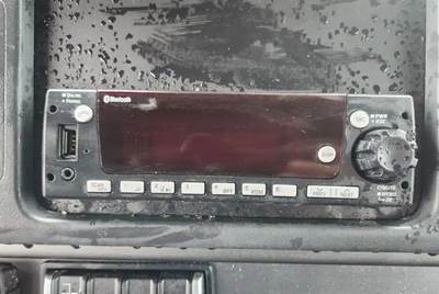 Freightliner M2 106 Radio