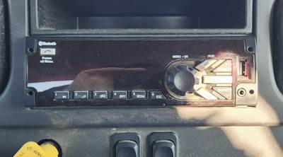 Freightliner M2 106 Radio