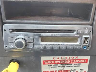 Freightliner M2 106 Radio