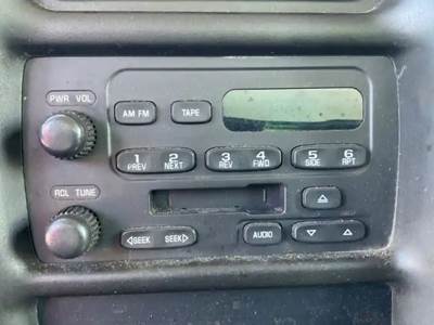 GMC C6500 Radio