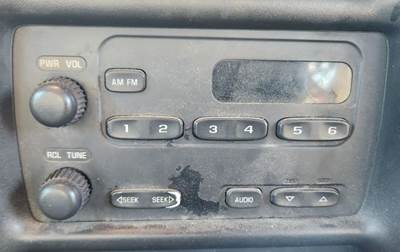 GMC C7500 Radio