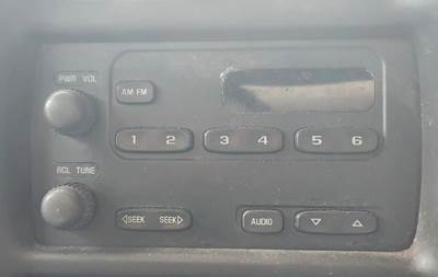 GMC C8500 Radio